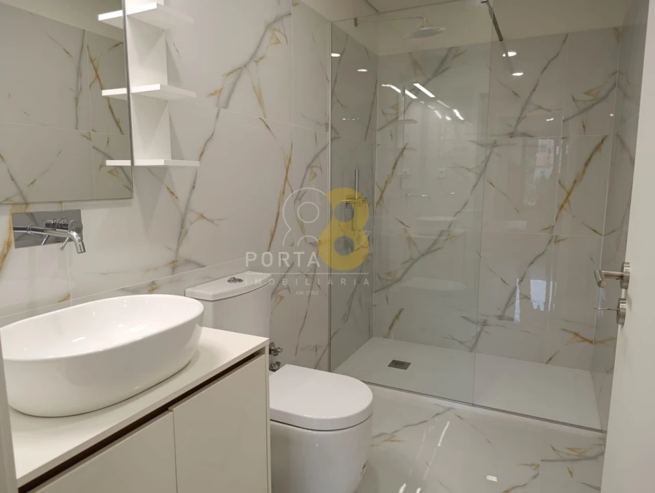Apartamento para Venda em Cedofeita, Santo Ildefonso, Sé, Miragaia, São Nicolau e Vitória Foto 21