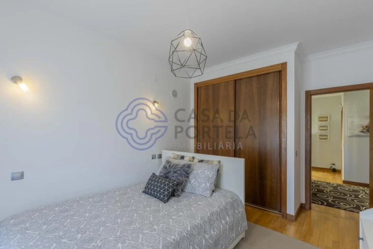 Moradia T4 para Venda em São Domingos de Rana Foto 18