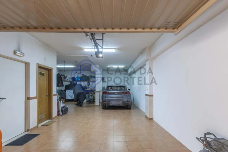 Moradia T4 para Venda em São Domingos de Rana Foto 22