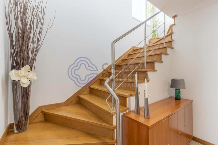 Moradia T4 para Venda em São Domingos de Rana Foto 12