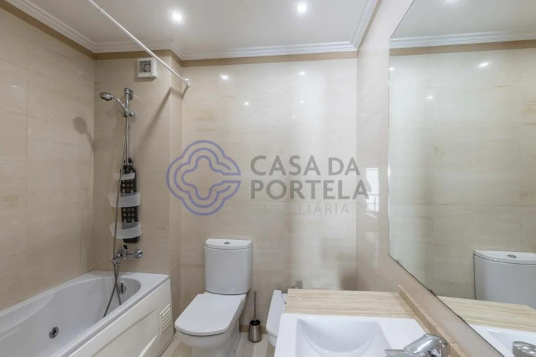 Moradia T4 para Venda em São Domingos de Rana Foto 19