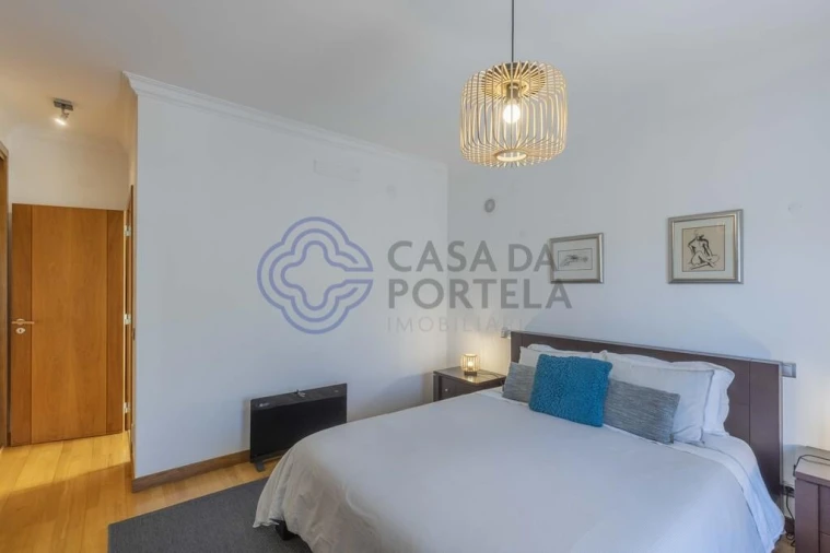 Moradia T4 para Venda em São Domingos de Rana Foto 13