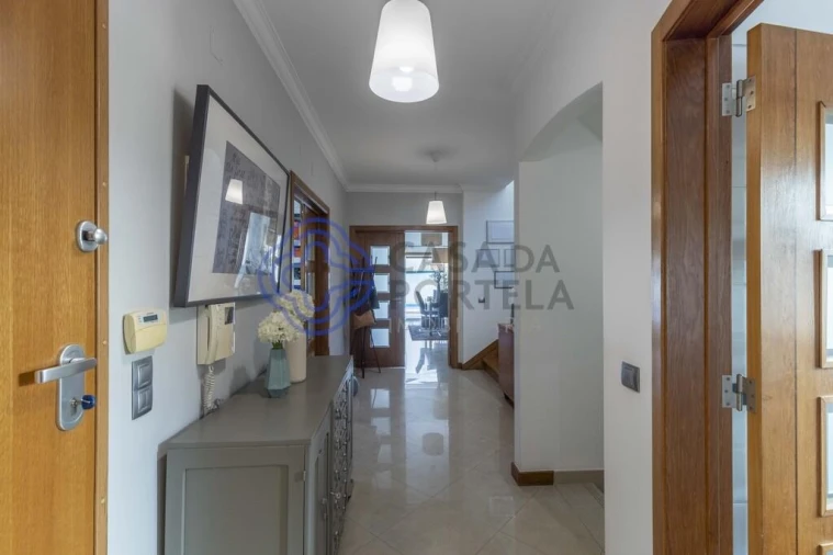 Moradia T4 para Venda em São Domingos de Rana Foto 9