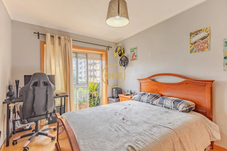 Apartamento T2 para Venda em Cidade da Maia Foto 3