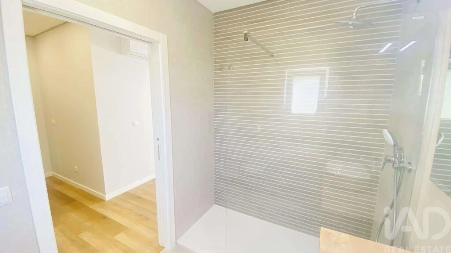 Moradia T4 para Venda em Santo Isidoro Foto 10