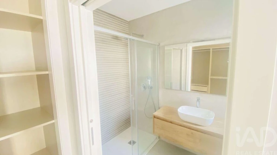 Moradia T4 para Venda em Santo Isidoro Foto 14