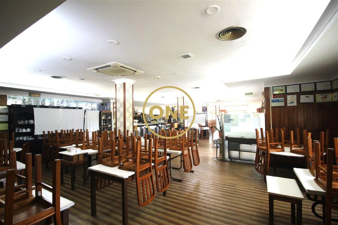 Negócio para Venda em Rates Foto 3