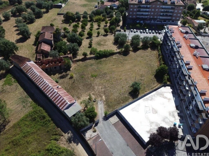 Terreno para Venda em Tamengos, Aguim e Óis do Bairro