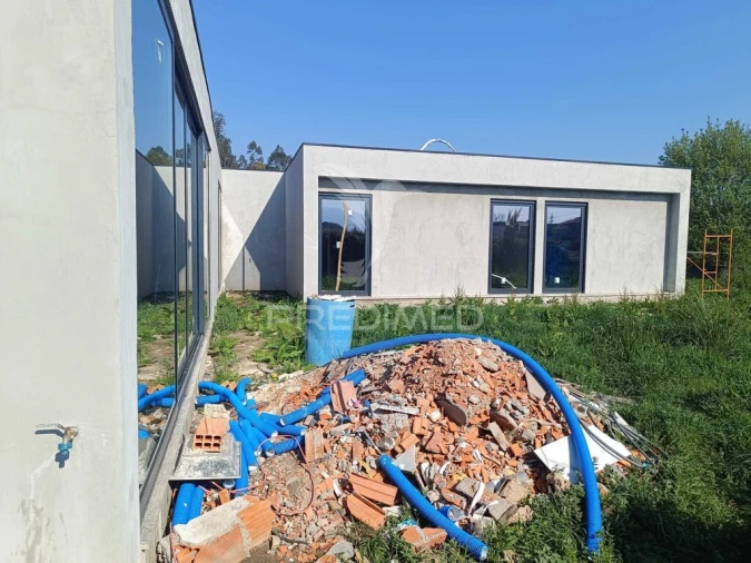 Moradia T3 para Venda em Areias, Sequeirô, Lama e Palmeira Foto 2