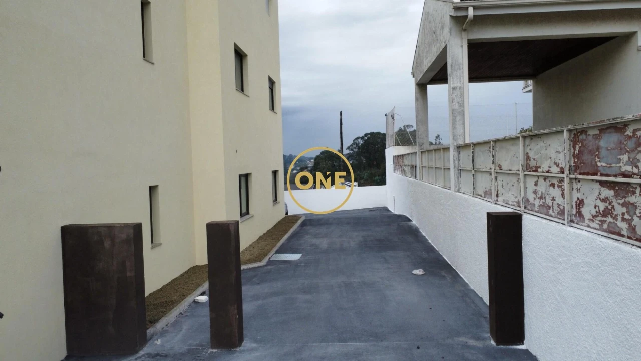 Apartamento T2 para Venda em Freamunde Foto 11