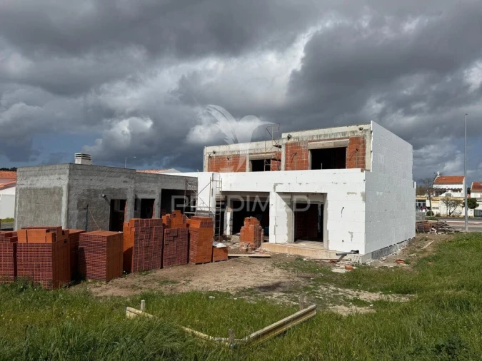 Moradia T5 para Venda em Santo Andre Foto 1