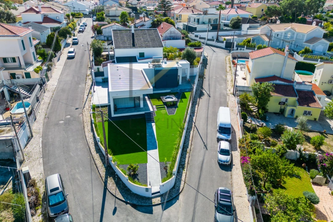 Moradia T3 para Venda em Charneca de Caparica e Sobreda Foto 54