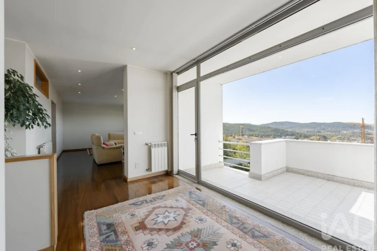 Moradia T4 para Venda em Nogueira, Fraião e Lamaçães Foto 17