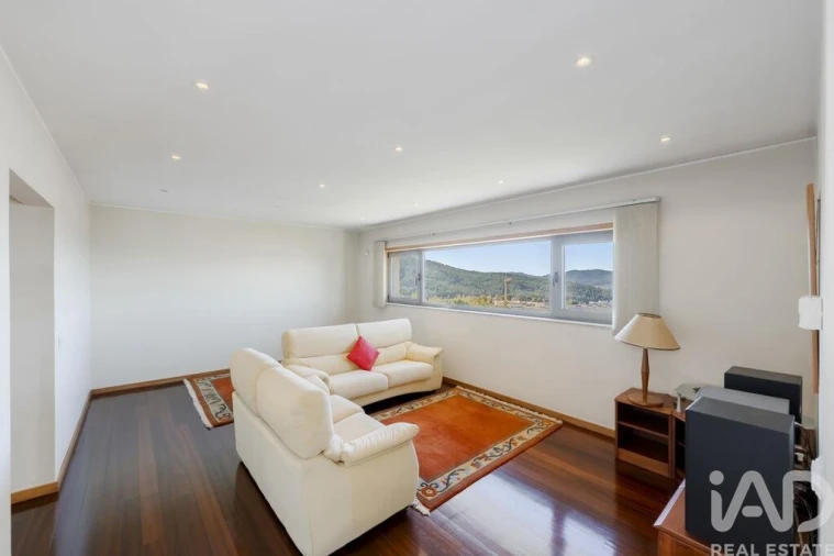 Moradia T4 para Venda em Nogueira, Fraião e Lamaçães Foto 23