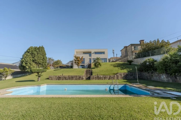 Moradia T4 para Venda em Nogueira, Fraião e Lamaçães Foto 38