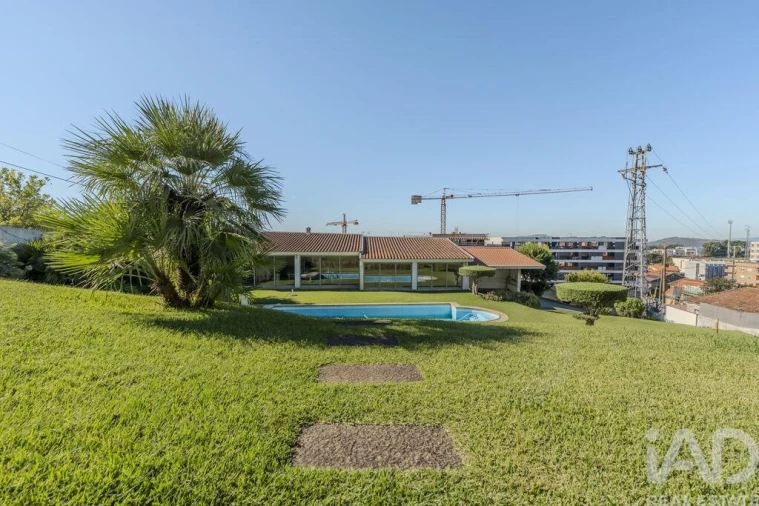 Moradia T4 para Venda em Nogueira, Fraião e Lamaçães Foto 4