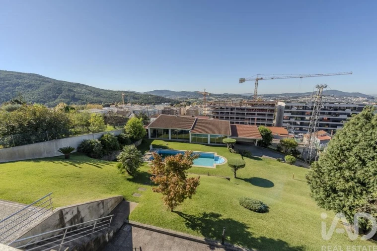 Moradia T4 para Venda em Nogueira, Fraião e Lamaçães Foto 3