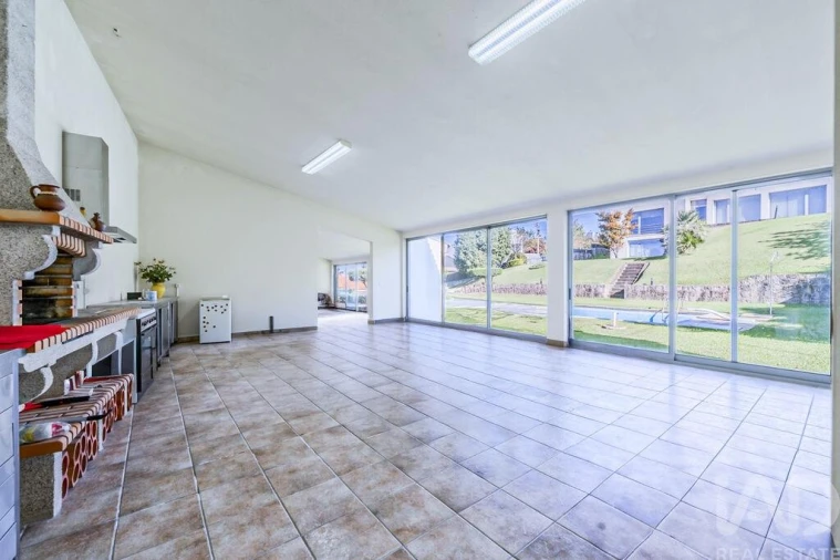 Moradia T4 para Venda em Nogueira, Fraião e Lamaçães Foto 35