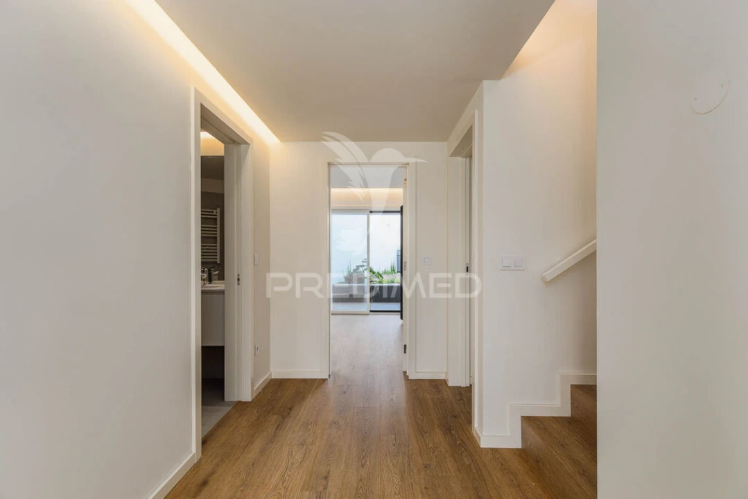 Apartamento T4 para Venda em Colares Foto 18