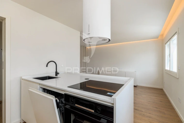 Apartamento T4 para Venda em Colares Foto 2