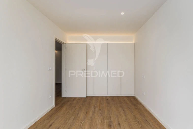 Apartamento T4 para Venda em Colares Foto 15