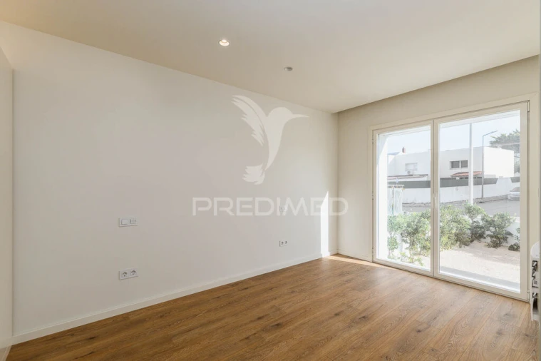 Apartamento T4 para Venda em Colares Foto 13