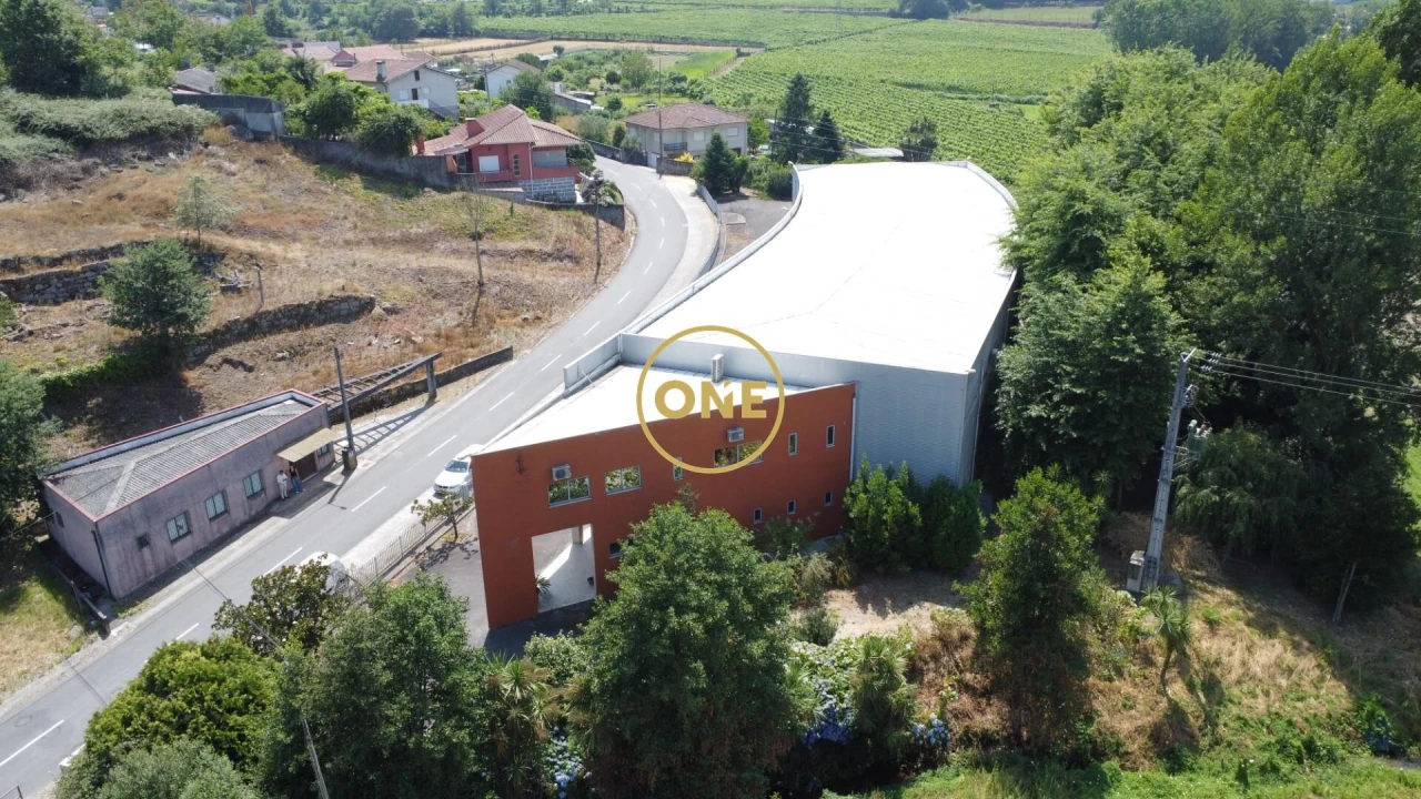 Armazém para Venda em Ronfe Foto 2