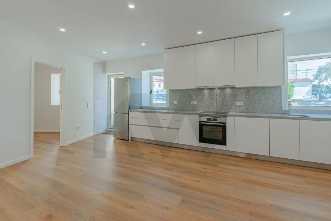 Moradia T2 para Venda em Arrifana Foto 4