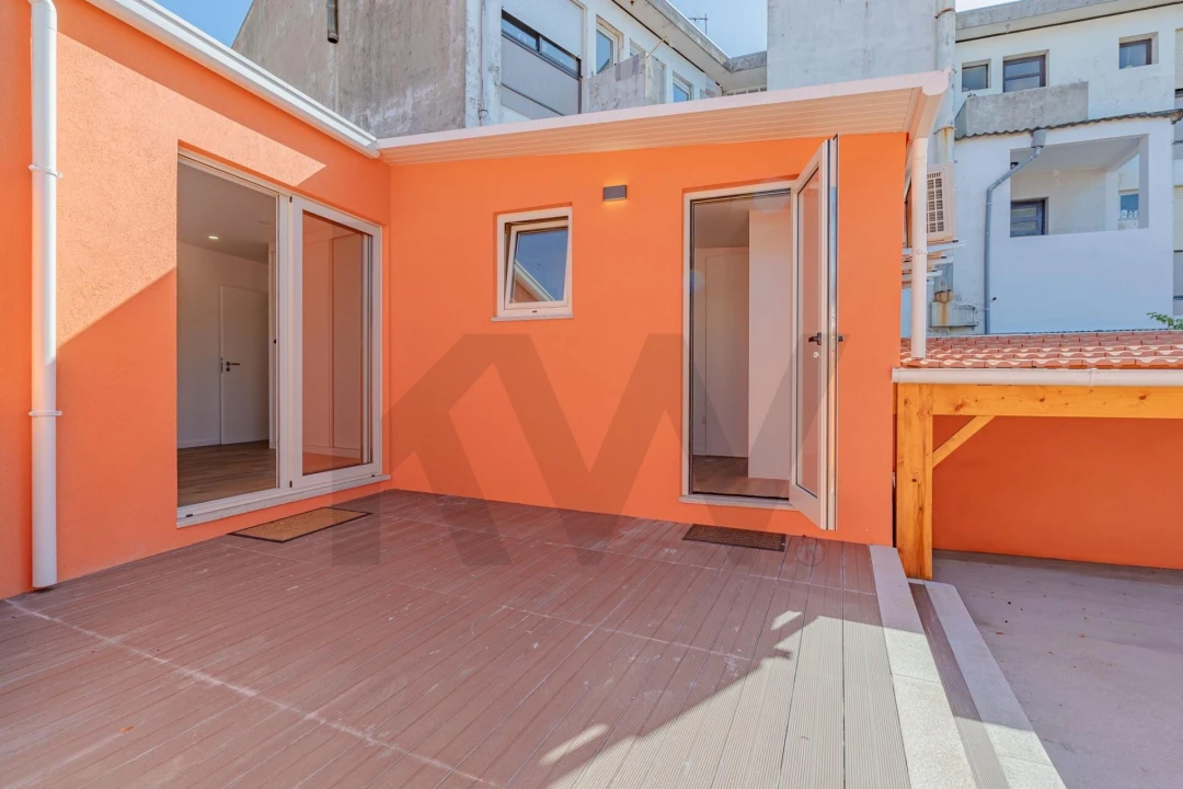 Moradia T2 para Venda em Arrifana Foto 14