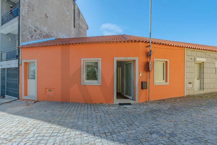 Moradia T2 para Venda em Arrifana