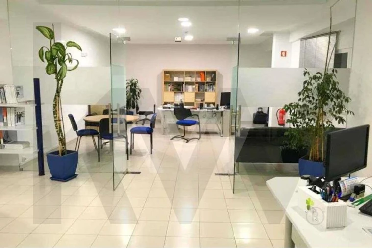 Escritório para Venda em Rio de Mouro Foto 16