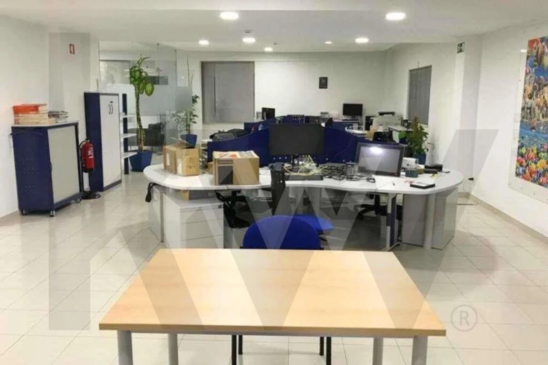 Escritório para Venda em Rio de Mouro Foto 13