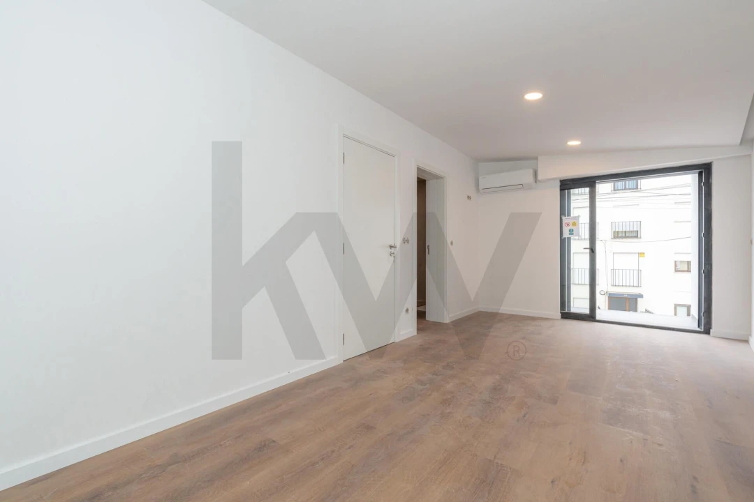 Apartamento T3 para Venda em Santo Antonio dos Olivais Foto 11