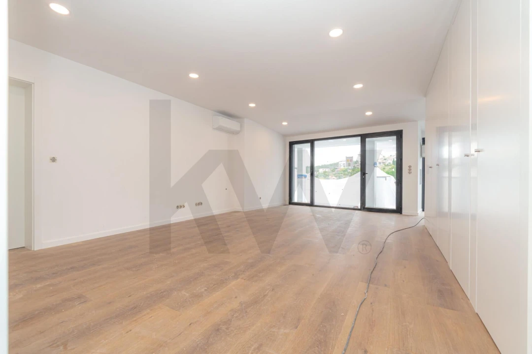 Apartamento T3 para Venda em Santo Antonio dos Olivais Foto 3