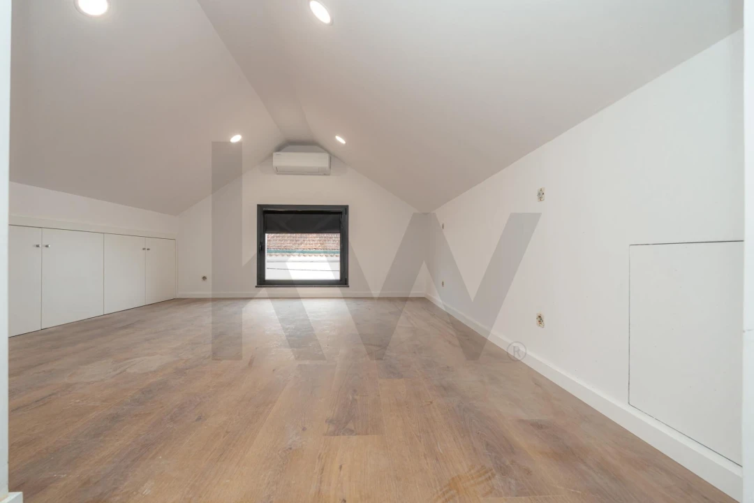 Apartamento T3 para Venda em Santo Antonio dos Olivais Foto 18