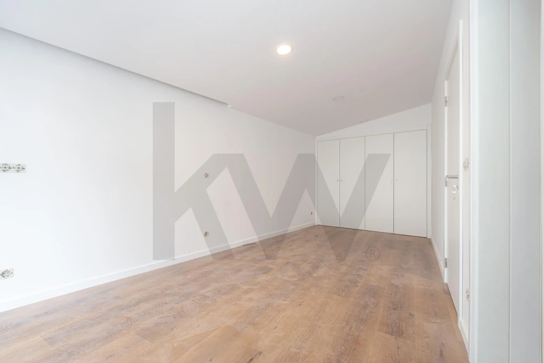 Apartamento T3 para Venda em Santo Antonio dos Olivais Foto 6