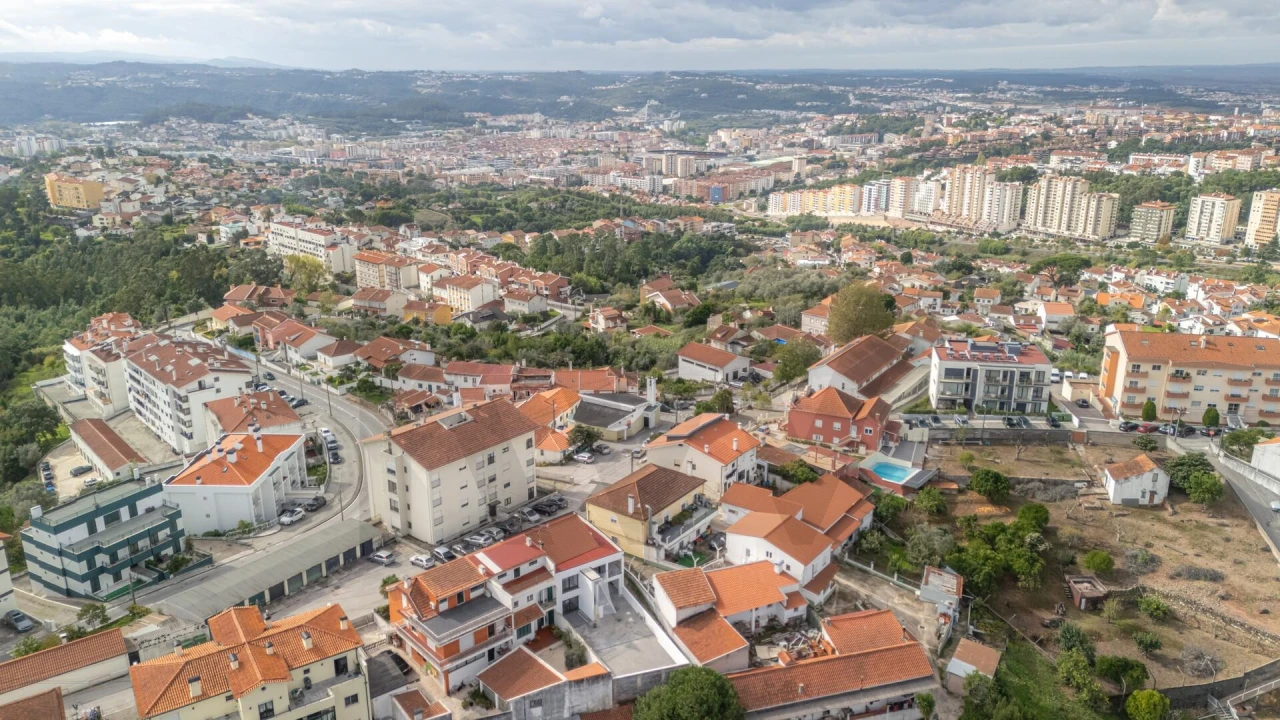 Apartamento T3 para Venda em Santo Antonio dos Olivais Foto 27
