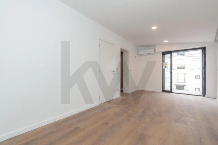 Apartamento T3 para Venda em Santo Antonio dos Olivais Foto 11