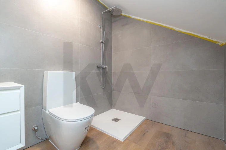 Apartamento T3 para Venda em Santo Antonio dos Olivais Foto 23