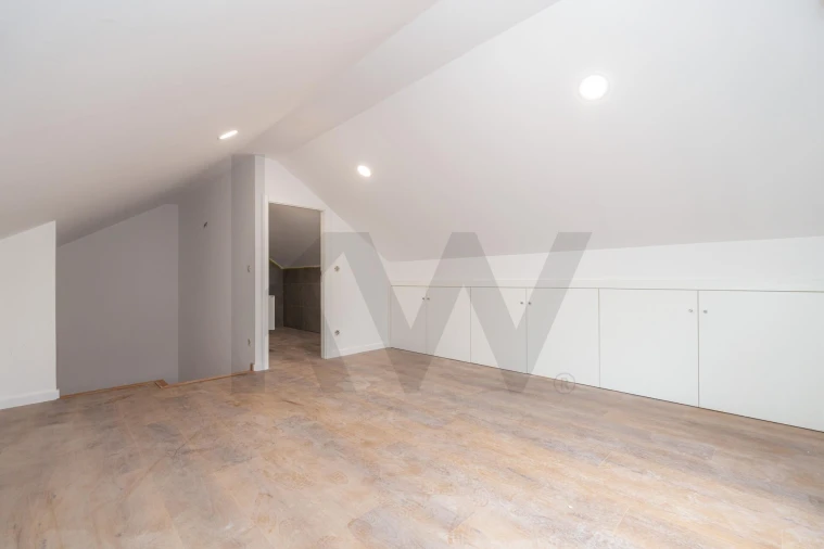 Apartamento T3 para Venda em Santo Antonio dos Olivais Foto 19