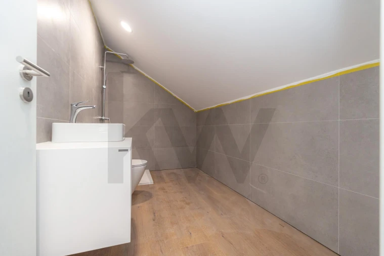 Apartamento T3 para Venda em Santo Antonio dos Olivais Foto 22