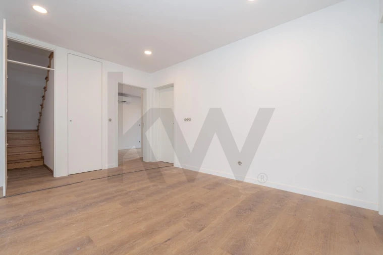 Apartamento T3 para Venda em Santo Antonio dos Olivais Foto 15