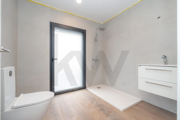 Apartamento T3 para Venda em Santo Antonio dos Olivais Foto 14