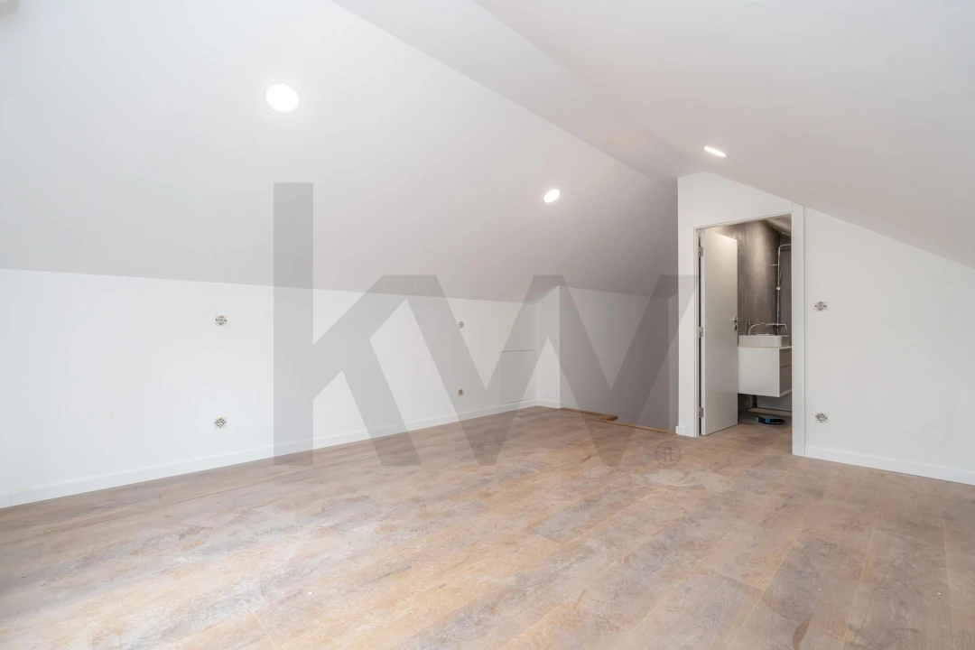 Apartamento T3 para Venda em Santo Antonio dos Olivais Foto 21