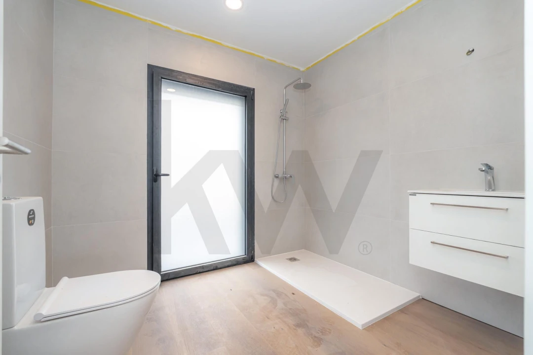 Apartamento T3 para Venda em Santo Antonio dos Olivais Foto 14