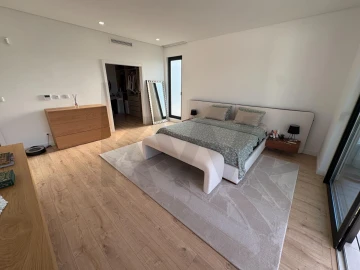 Moradia T6 para Venda em Corroios