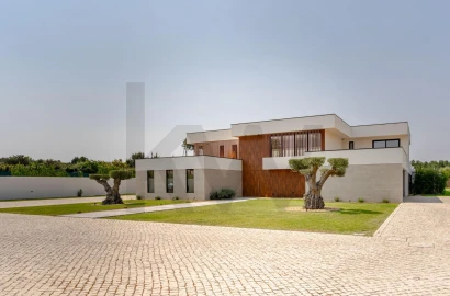 Moradia T6 para Venda em Corroios