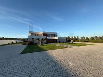 Moradia T6 para Venda em Corroios