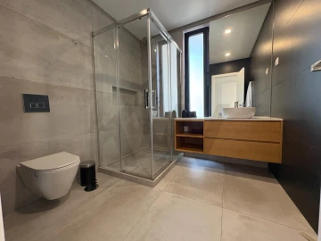 Moradia T6 para Venda em Corroios