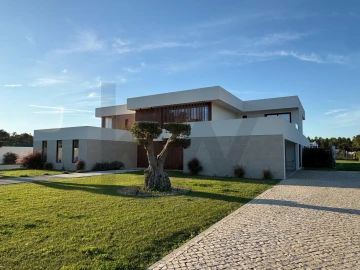 Moradia T6 para Venda em Corroios